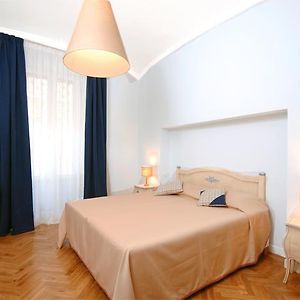 Kamer met een King Size Bed